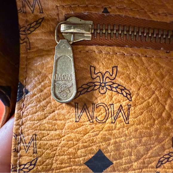 MCM Long Handle Tote Bag - Picture 6 of 7